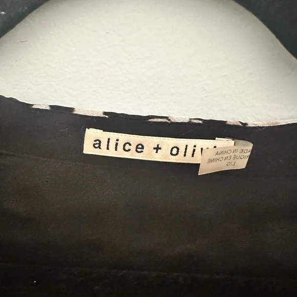 Alice + Olivia Black and Cream Floral Blouse - Picture 2 of 9